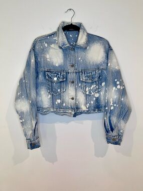 Blue B Collection cropped bleach splatter denim jacket size S/M